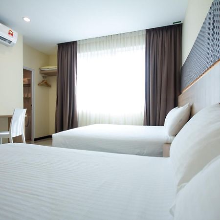 ג'ורג' טאון 118 Hotel Macalister מראה חיצוני תמונה